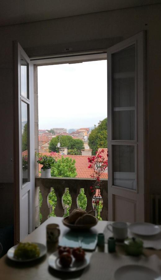 Excelentes Vistas En La Plaza De La Verdura Pontevedra Esterno foto