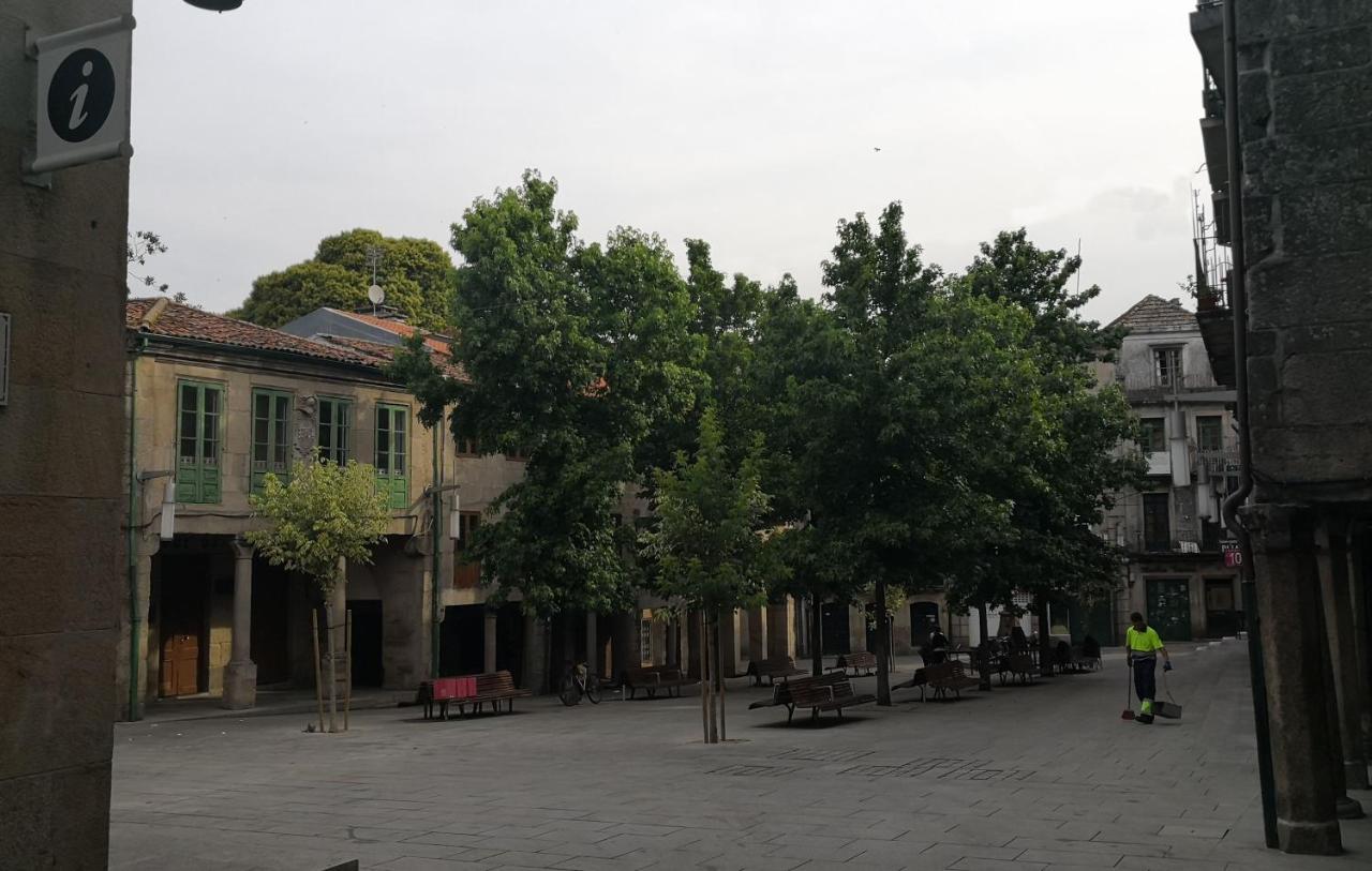 Excelentes Vistas En La Plaza De La Verdura Pontevedra Esterno foto